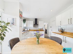 Kitchen/Diner - click for photo gallery